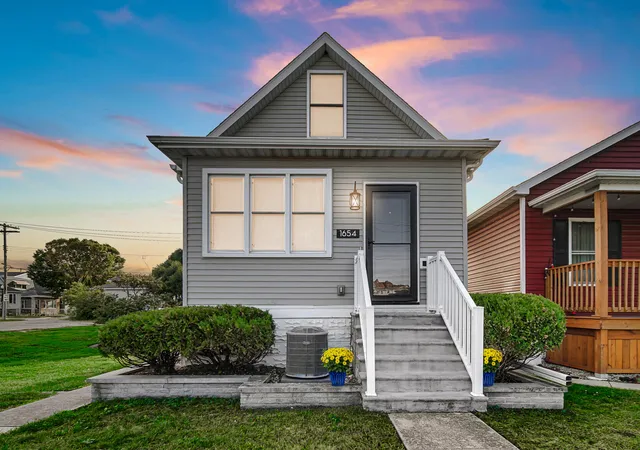 Photo 27 of Sale Pending at 1654 Indianapolis Blvd, Whiting, IN 46394 | MLS# 846208 | Listing updated on 2026-10-15