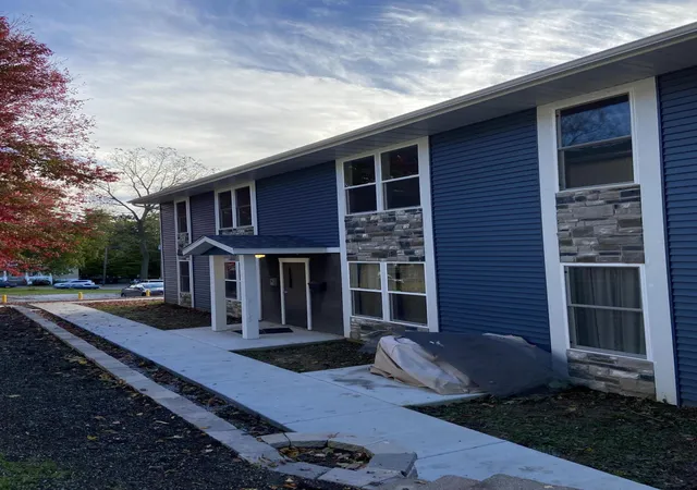 3rd image of 606 Monroe St #1-4, Valparaiso, IN 46383 | MLS# 838706