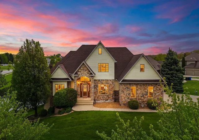 1st image of 821 Mary Ellen Dr, Crown Point, IN 46307 | MLS# 838657
