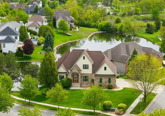 3rd image of 821 Mary Ellen Dr, Crown Point, IN 46307 | MLS# 838657