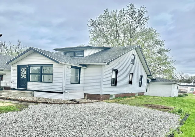 Homes for sale in Michigan City, IN | 623 N Carroll Ave, Michigan City, IN 46360 | MLS# 838967