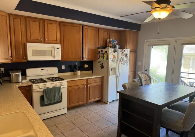 4th image of 322 Village Sq, Chesterton, IN 46304 | MLS# 838732