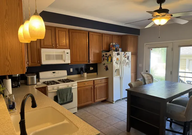 5th image of 322 Village Sq, Chesterton, IN 46304 | MLS# 838732