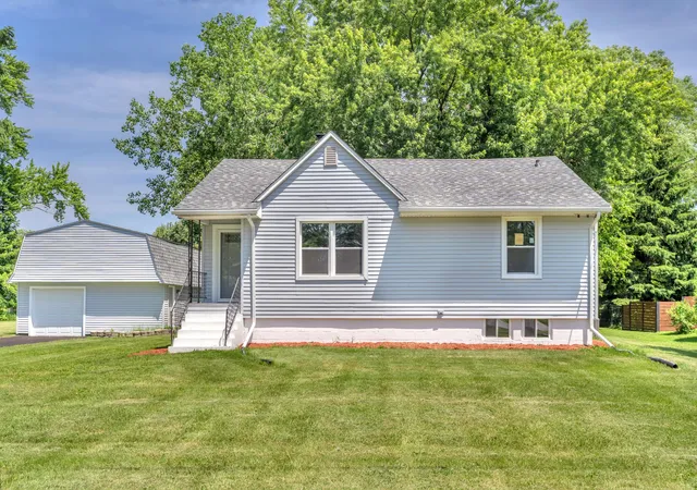 Homes for sale in Highland, IN | 2851 44th St, Highland, IN 46322 | MLS# 838700