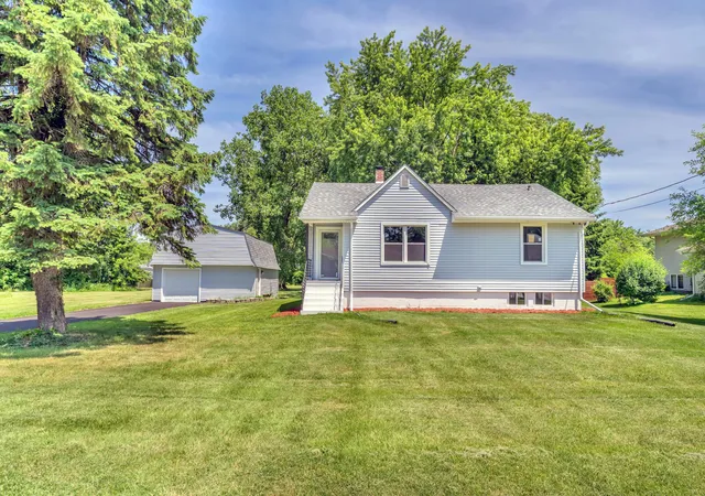 Homes for sale in Highland, IN | 2851 44th St, Highland, IN 46322 | MLS# 838700