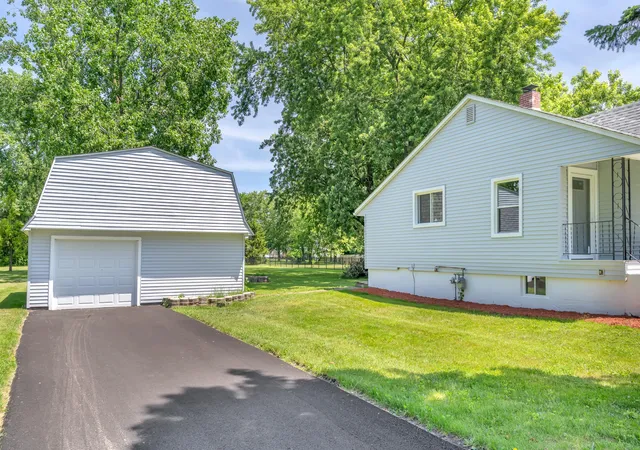 3rd image of 2851 44Th St, Highland, IN 46322 | MLS# 838700