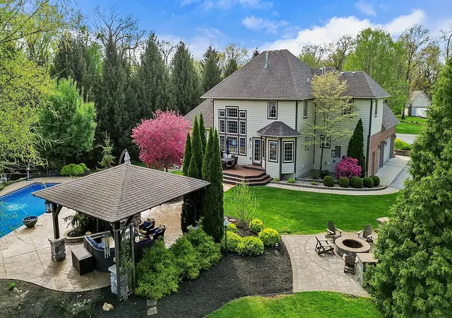 2nd image of 11563 Lilac St, De Motte, IN 46310 | MLS# 839137