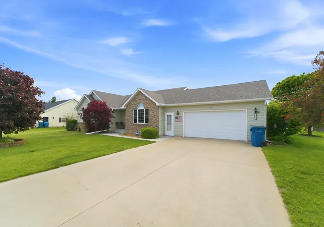 1st image of 324 Forsythia St Se, De Motte, IN 46310 | MLS# 838740