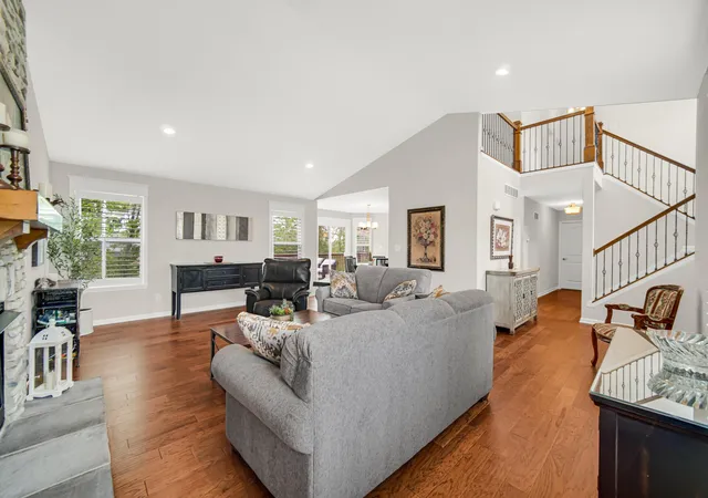 2nd image of 772 Cirque Dr, Crown Point, IN 46307 | MLS# 839451