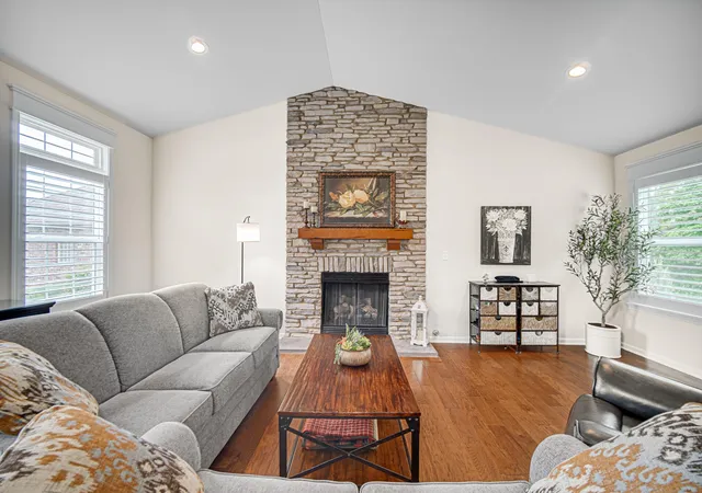3rd image of 772 Cirque Dr, Crown Point, IN 46307 | MLS# 839451