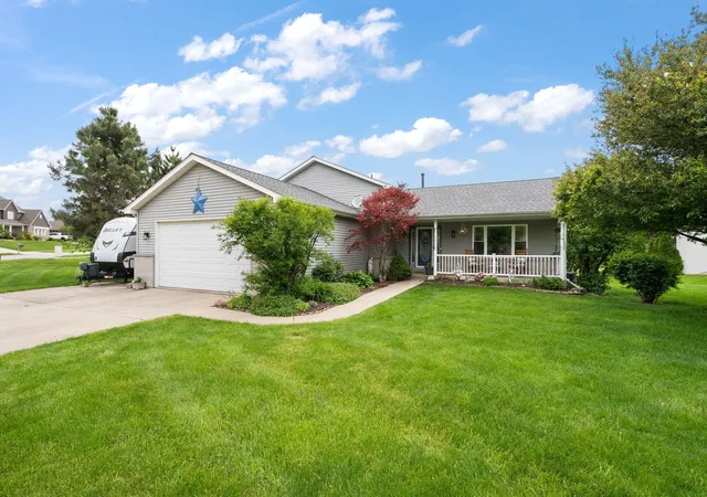 Photo 3 of Single family home for sale at 8262 Heron Lake Rd, Saint John, IN 46373 | MLS# 838856 | Listing updated on 2026-10-07