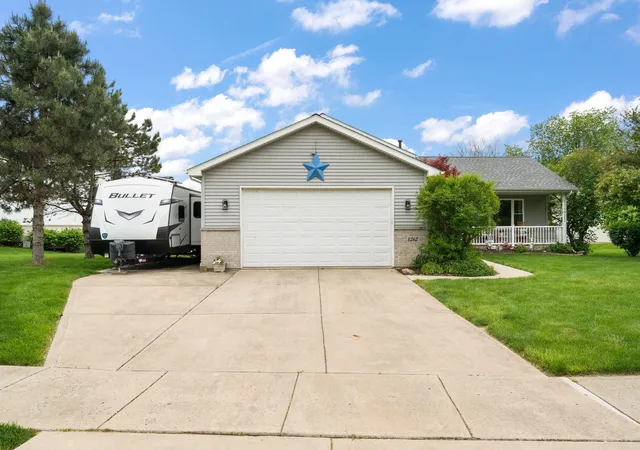Photo 4 of Single family home for sale at 8262 Heron Lake Rd, Saint John, IN 46373 | MLS# 838856 | Listing updated on 2026-10-07