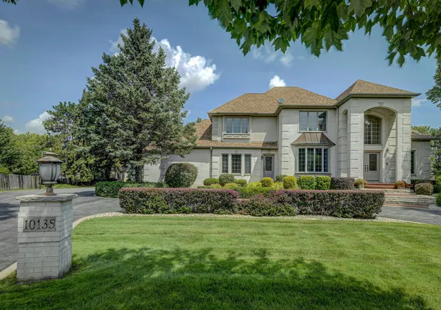 1st image of 10135 Cherrywood Ln, Munster, IN 46321 | MLS# 838803