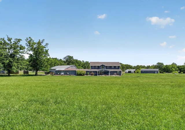 3rd image of 1804 N Prullage Rd, Vincennes, IN 47591 | MLS# 838814