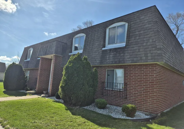 4th image of 8137 Pine Island Ter, Crown Point, IN 46307 | MLS# 838817