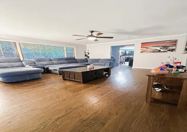 5th image of 140 N Linda St, Hobart, IN 46342 | MLS# 838830