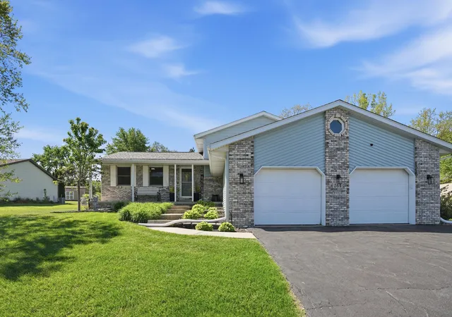 3rd image of 264 Springhill Dr, Valparaiso, IN 46385 | MLS# 838831