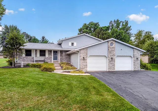 1st image of 264 Springhill Dr, Valparaiso, IN 46385 | MLS# 838831