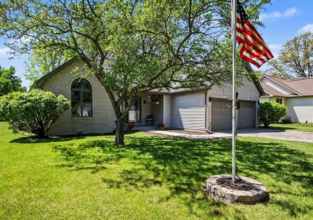3rd image of 907 E 12th St, Hobart, IN 46342 | MLS# 838945