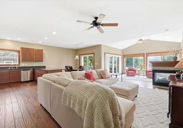 5th image of 61 N Prairie Pkwy, Valparaiso, IN 46385 | MLS# 839211