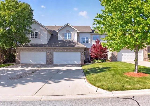 Homes for sale in Crown Point, IN | 8124 Tuckaway Ct, Crown Point, IN 46307 | MLS# 839035