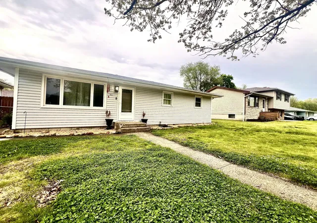 Homes for sale in Lake Station, IN | 2821 Vigo St, Lake Station, IN 46405 | MLS# 839022