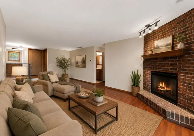 5th image of 2549 N Lakeshore Dr, Crown Point, IN 46307 | MLS# 839086