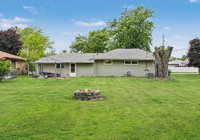 Homes for sale in Griffith, IN | 835 N Indiana St, Griffith, IN 46319 | MLS# 839077