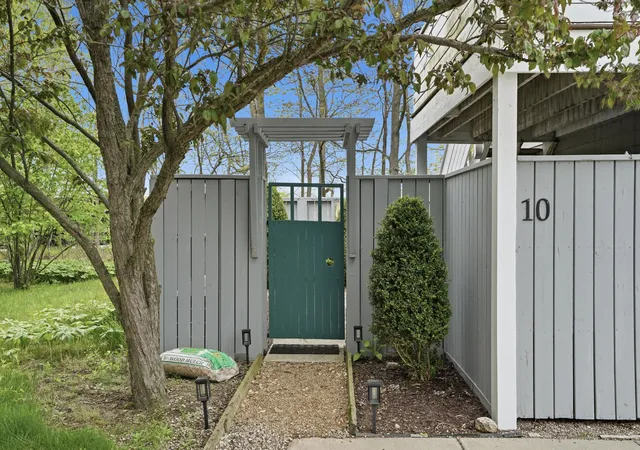 1st image of 10 Tryon Farm Ln #F10, Michigan City, IN 46360 | MLS# 839155