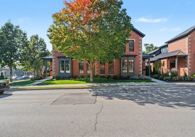 Photo 2 of Townhouse for sale at 201 N Campbell St, Valparaiso, IN 46385 | MLS# 839153 | Listing updated on 2026-10-05
