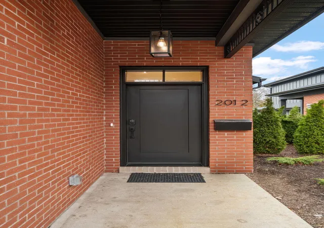 Photo 3 of Townhouse for sale at 201 N Campbell St, Valparaiso, IN 46385 | MLS# 839153 | Listing updated on 2026-09-19