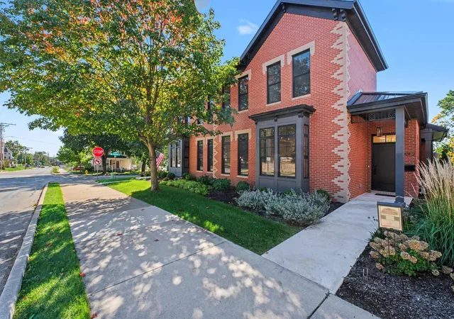 Photo 3 of Townhouse for sale at 201 N Campbell St, Valparaiso, IN 46385 | MLS# 839153 | Listing updated on 2026-10-05