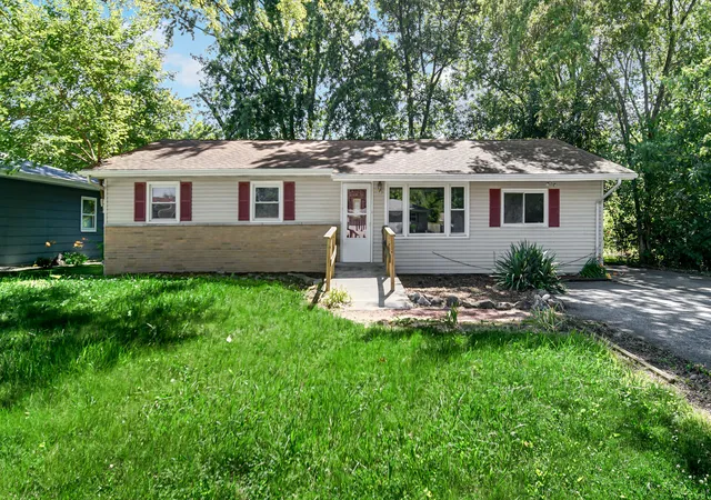 1st image of 7713 Hendricks Pl, Merrillville, IN 46410 | MLS# 841183