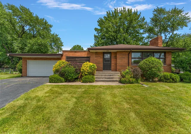 1st image of 701 Pearson Rd, Chesterton, IN 46304 | MLS# 840205