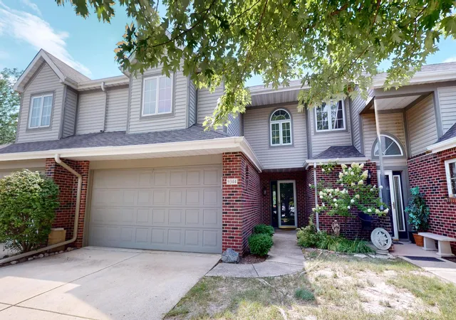 Homes for sale in Crown Point, IN | 9344 Van Buren St, Crown Point, IN 46307 | MLS# 839169