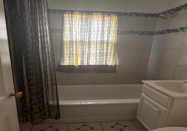 4th image of 608 Durbin St, Gary, IN 46406 | MLS# 839176