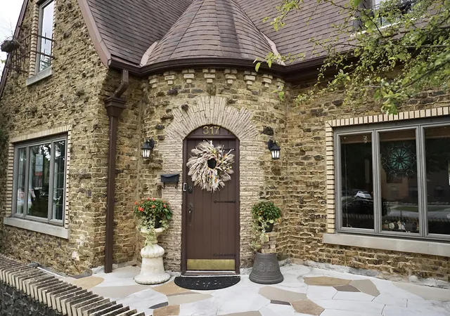 2nd image of 317 N Main St, Crown Point, IN 46307 | MLS# 839217