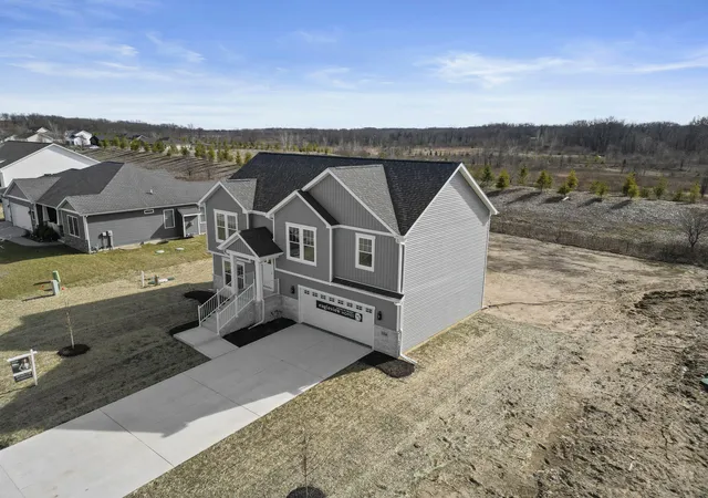 2nd image of 543 Scenic View Ave, Valparaiso, IN 46385 | MLS# 839311