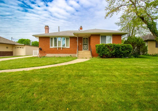 Photo 1 of Single family home for sale at 7920 Harrison Ave, Munster, IN 46321 | MLS# 839435 | Listing updated on 2026-09-15
