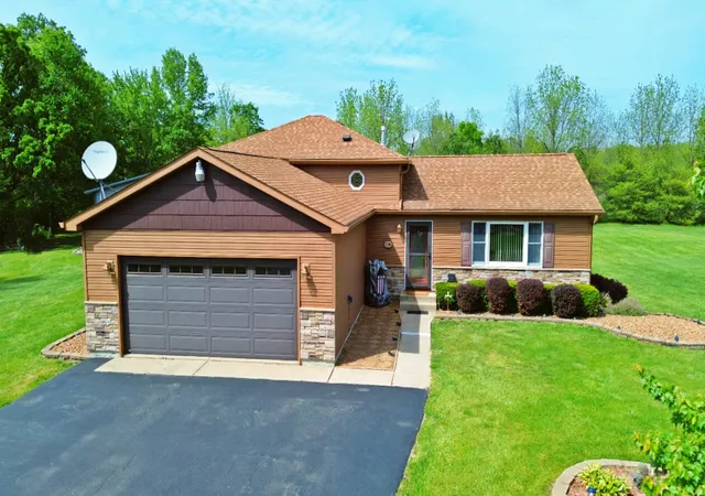 Homes for sale in Valparaiso, IN | 343 W State Road 130, Valparaiso, IN 46385 | MLS# 839436