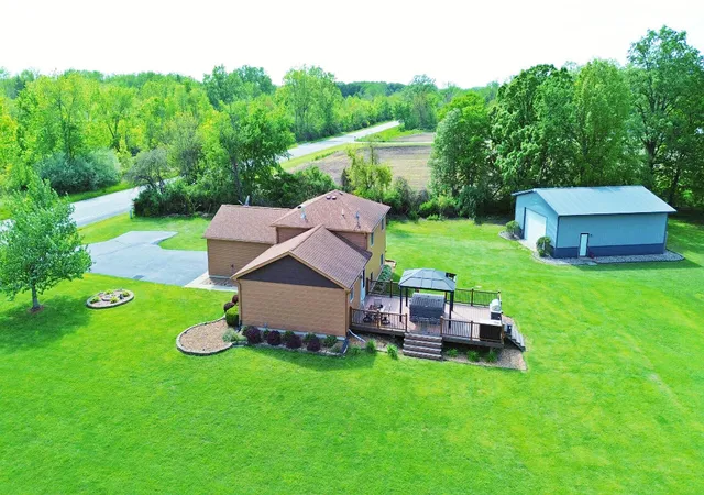 Homes for sale in Valparaiso, IN | 343 W State Road 130, Valparaiso, IN 46385 | MLS# 839436