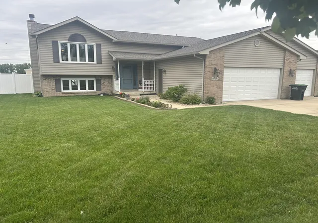 1st image of 6713 Silver Cloud Dr, Portage, IN 46368 | MLS# 839996