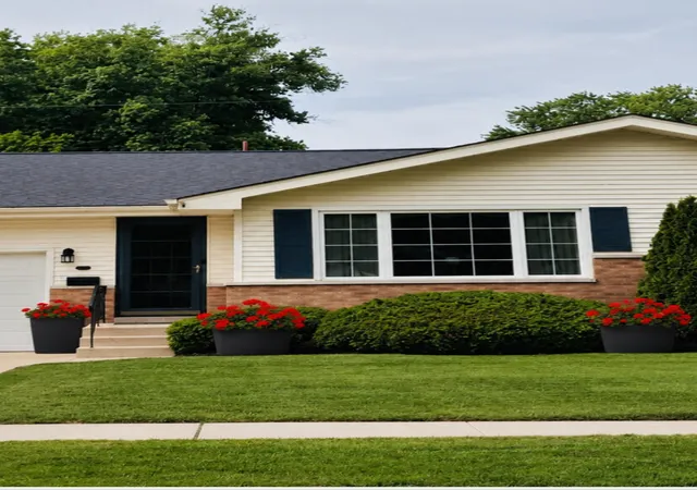 Homes for sale in Griffith, IN | 118 Minter Dr, Griffith, IN 46319 | MLS# 839523