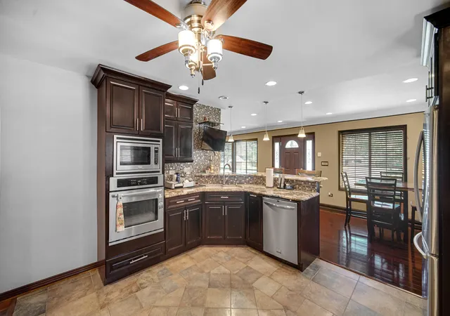 Photo 3 of Single family home for sale at 8432 Greenwood Ave, Munster, IN 46321 | MLS# 839507 | Listing updated on 2026-09-25