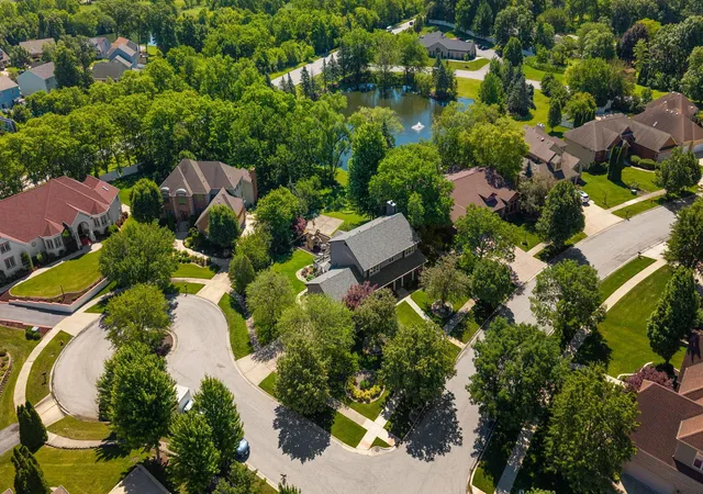 Photo 1 of Single family home for sale at 600 Morningside Dr, Crown Point, IN 46307 | MLS# 840827 | Listing updated on 2026-09-22