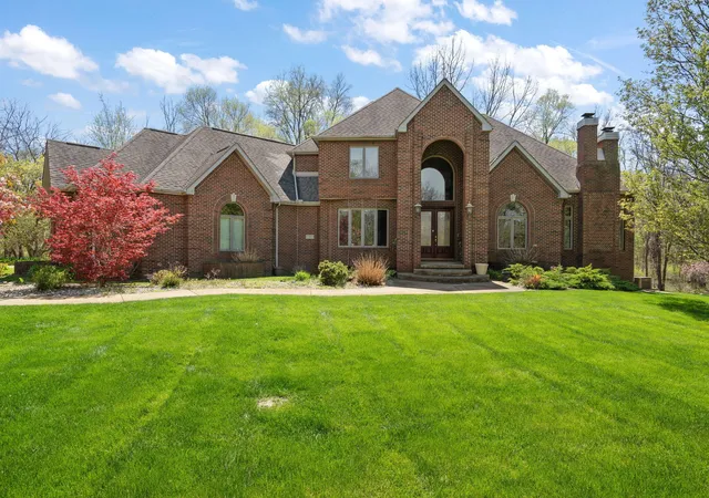 Photo 1 of Single family home for sale at 2 Timber Ridge Ct, Valparaiso, IN 46385 | MLS# 839598 | Listing updated on 2026-08-29