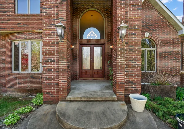 Photo 4 of Single family home for sale at 2 Timber Ridge Ct, Valparaiso, IN 46385 | MLS# 839598 | Listing updated on 2026-08-29