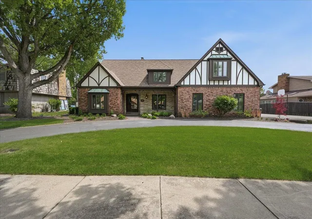 2nd image of 1130 Melbrook Dr, Munster, IN 46321 | MLS# 839704