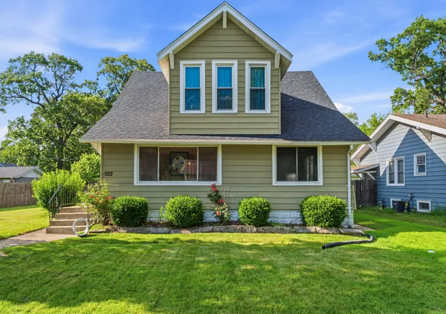 2nd image of 1122 Devonshire St, Hobart, IN 46342 | MLS# 840843
