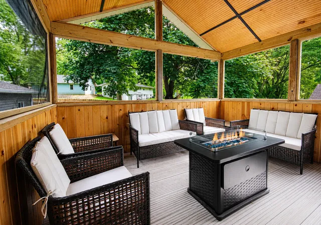 3rd image of 609 W North St, Crown Point, IN 46307 | MLS# 839621
